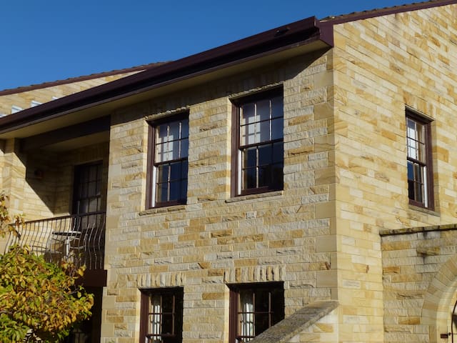 API Leisure & Lifestyle Battery Point