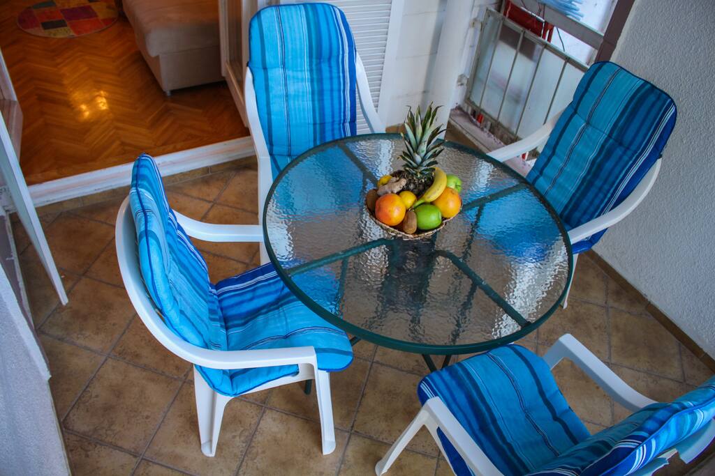 Spacious balcony-whether for a morning coffee, as a dining area, or as a gathering point in the evening, you'll enjoy spending time on it