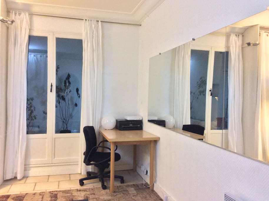 Desk and wifi
