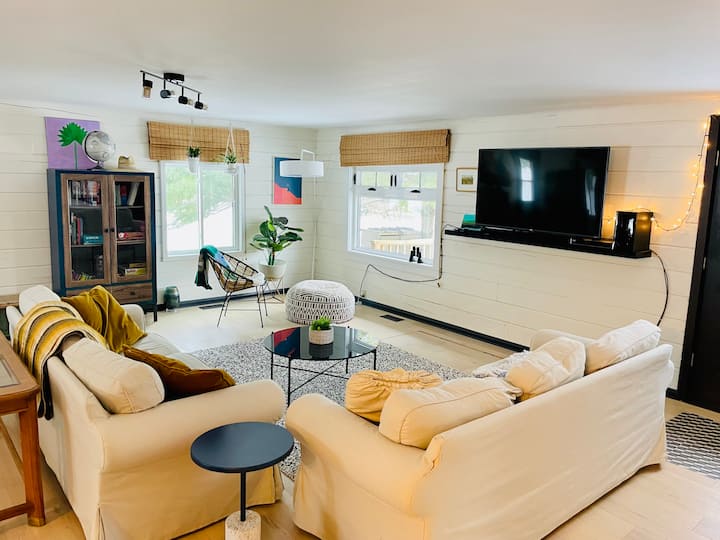 Prince Edward County Beachfront Retreat - Prince Edward