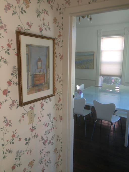 entryway into front/dining room