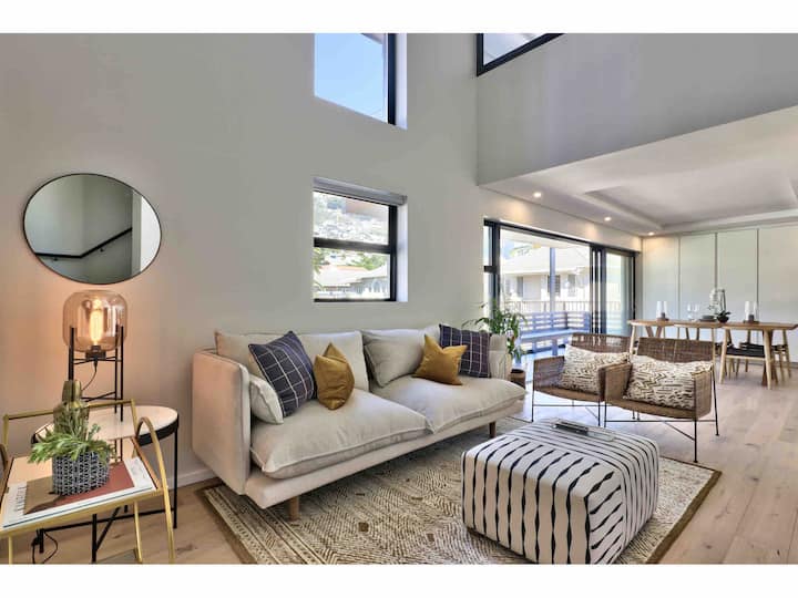 Beautiful Space With Views Of Lions Head D3 - Cape Town