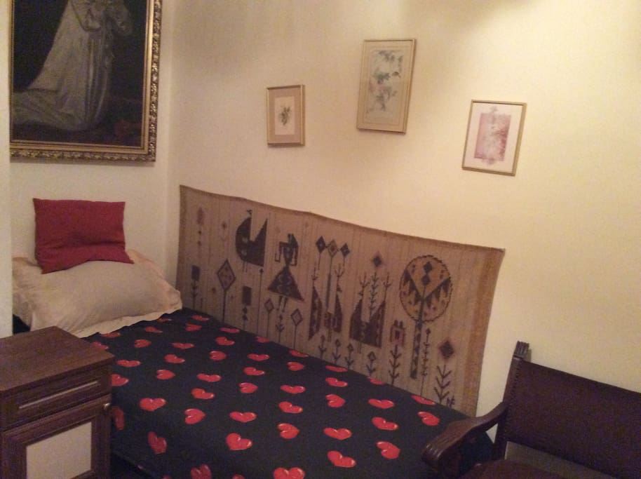 Bed Room ( 1 Single Bed )
