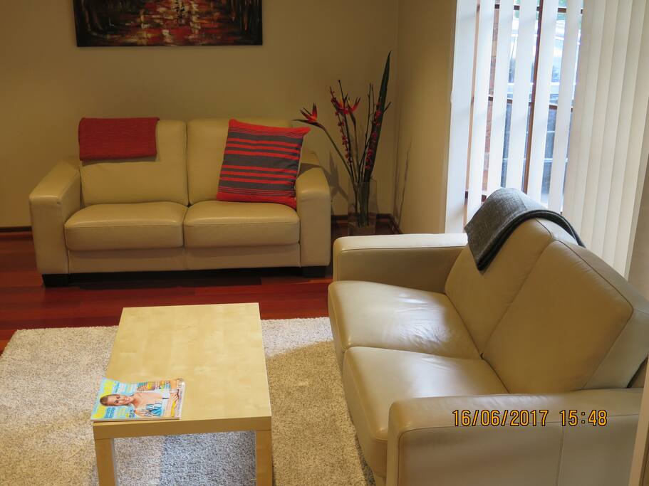 LoungeRoom2