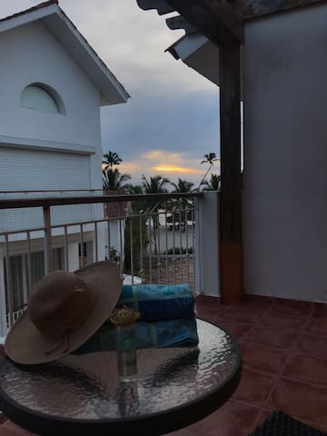 Amazing Beachfront 2BR Apartment Cadaques Caribe