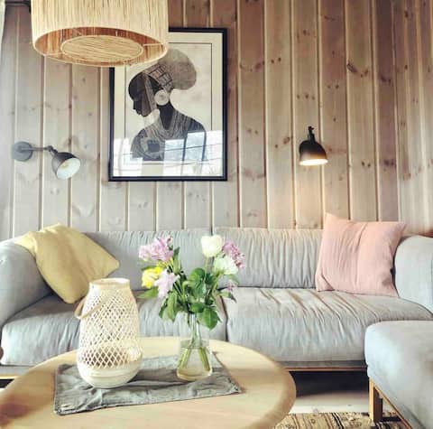 Top Airbnb: Scandinavian ZEN: Spacious. Sauna. Panorama. in Sykkylven