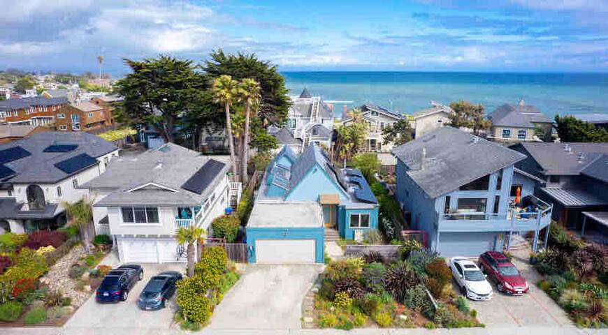 Modern, Oceanview Beach House Steps to West Cliff gallery image 3