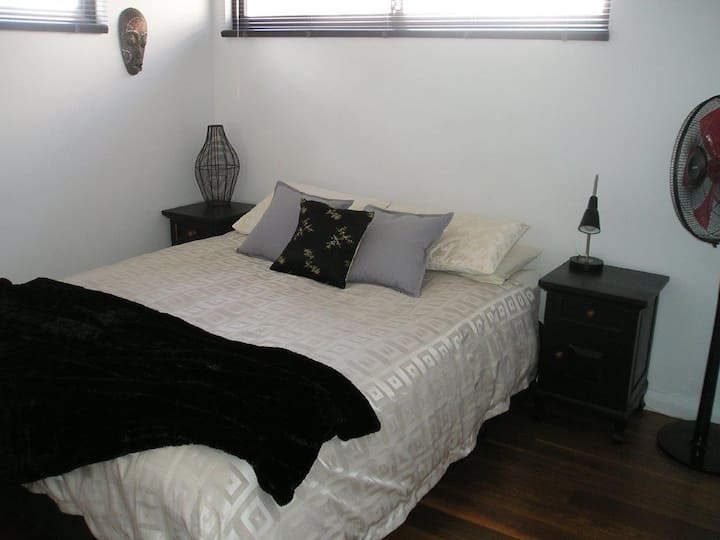 Საძინებელი 1