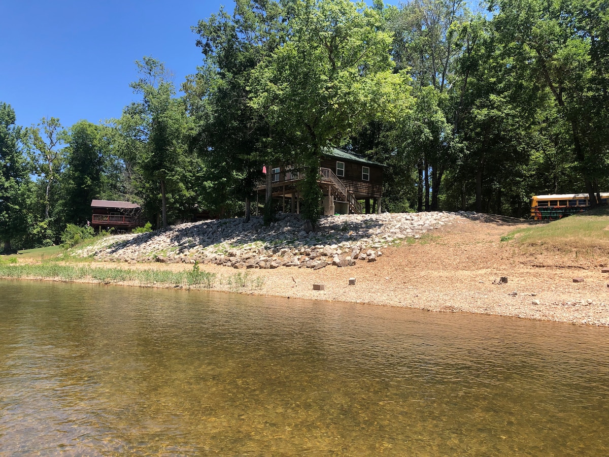 Worley Bend Cabin on Current River Cabins for Rent in Doniphan