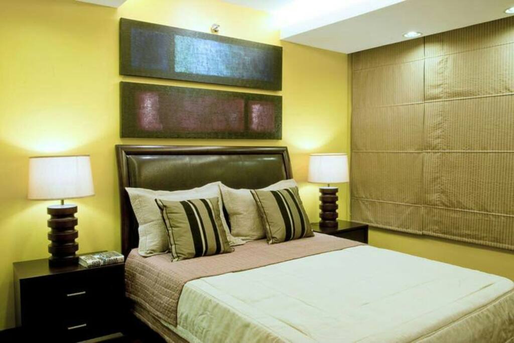 1st bedroom with walk in closet