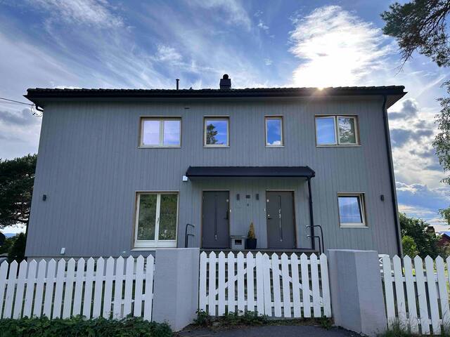 Huset med utsikt og stor hage gallery image 5