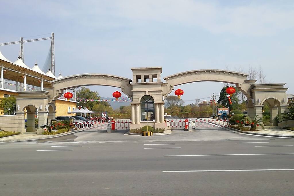 小区大门