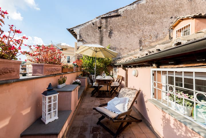 Campo de Fiori – Penthouse in the heart of Rome
