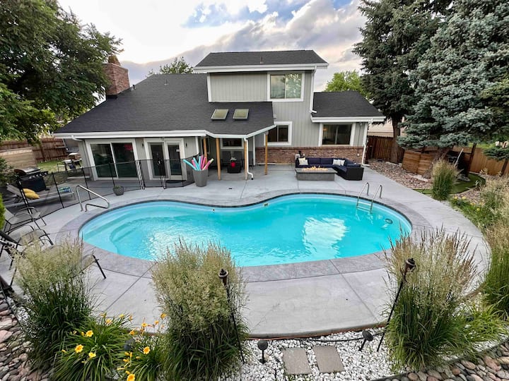 Large & Modern Home w/ Pool & Hot Tub & Fire Pit