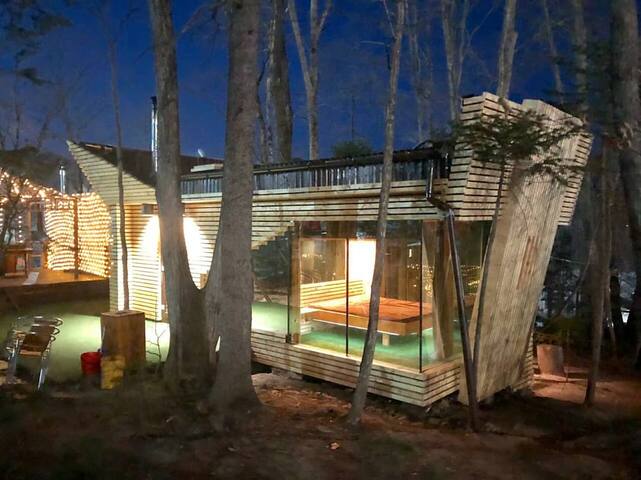 Домик в живописном месте, на базе отдыха