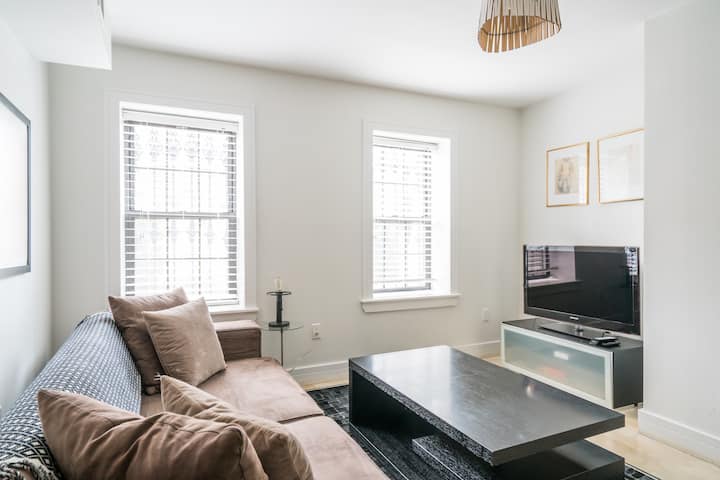 View of Luxury Apartment for Sale in Neuilly-sur-Seine - 5 Bedrooms