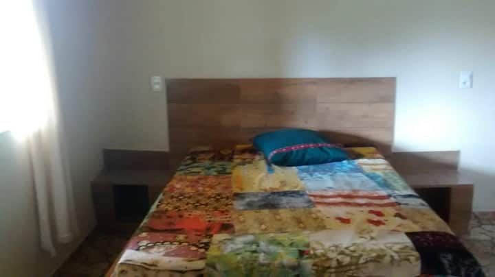 Ორადგილიანი საწოლი აპარტამენტში