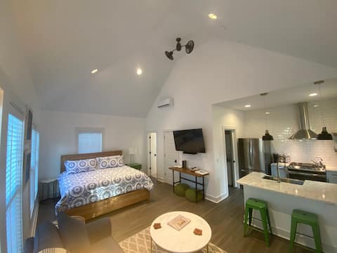 Carriage House at 12 Lawrence
