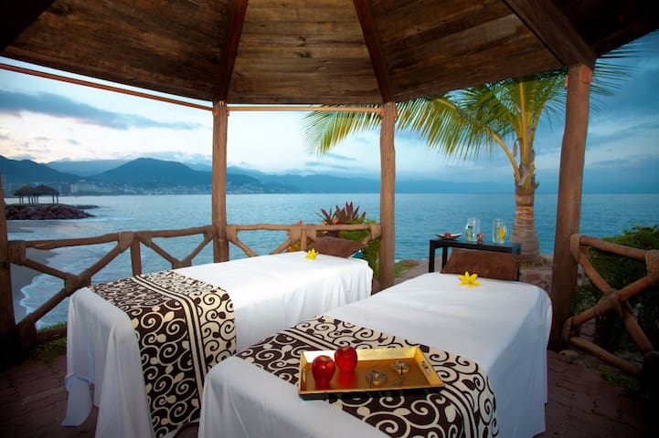 Villa del Palmar managed Airbnb listing 2