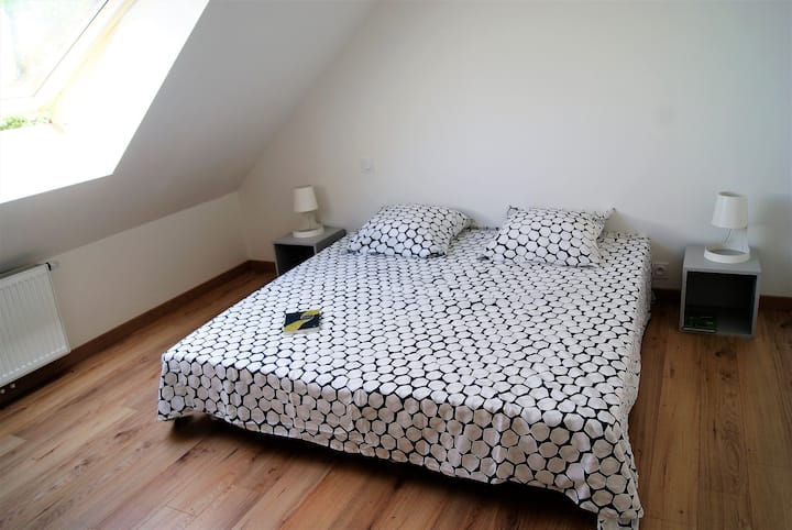 ชั้น 2 ห้องนอน (2 เตียง 90)