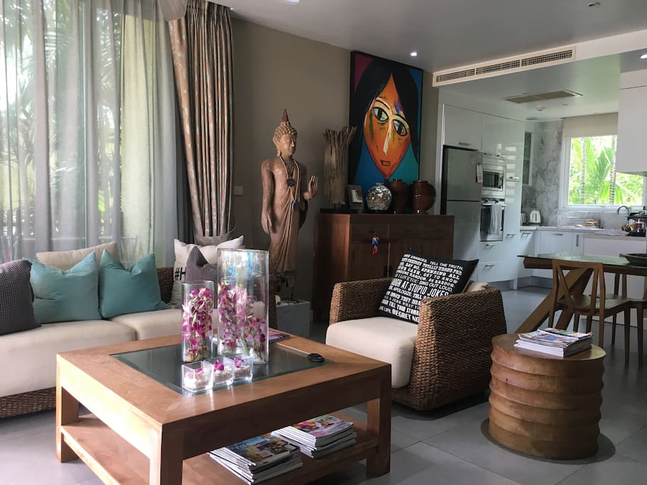 Lounge unit 700