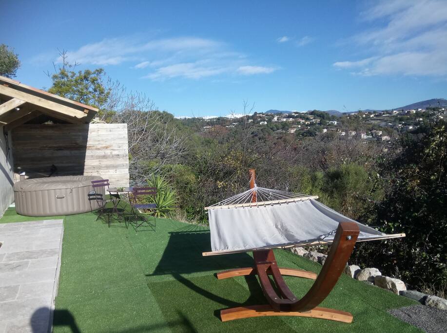Coin détente, jacuzzi, hamac
