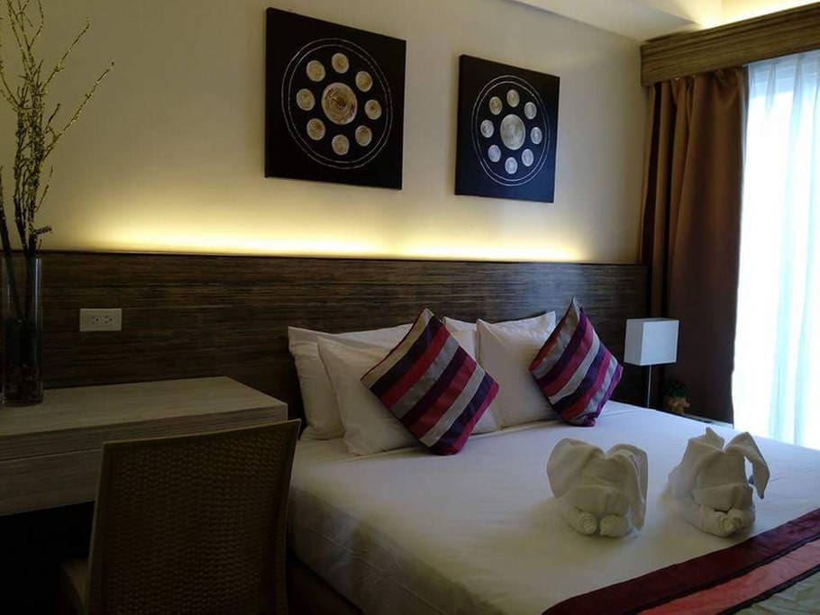 This is the bedroom I am offering.