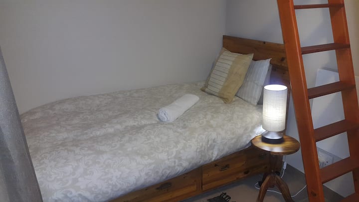 الطابق السفلي لغرفة النوم الخلفية