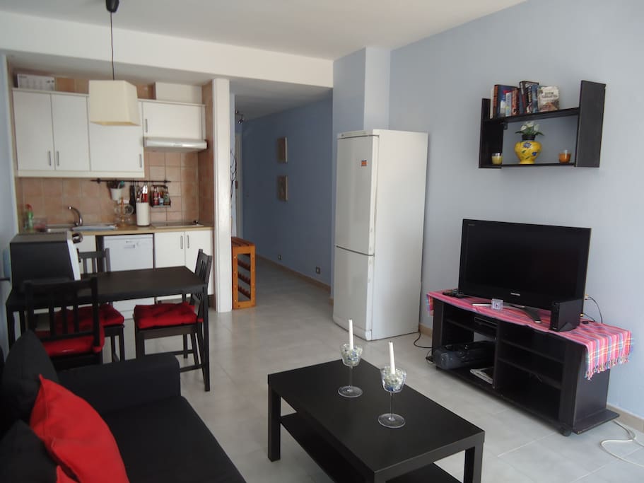 El Apartamento/ The Apartment