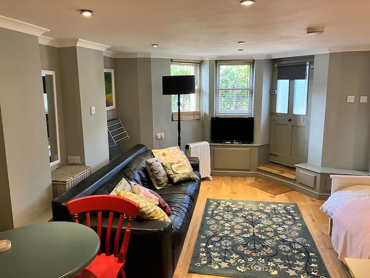 Entire Place.
Lovely Basement Studio In New Cross - Greenwich