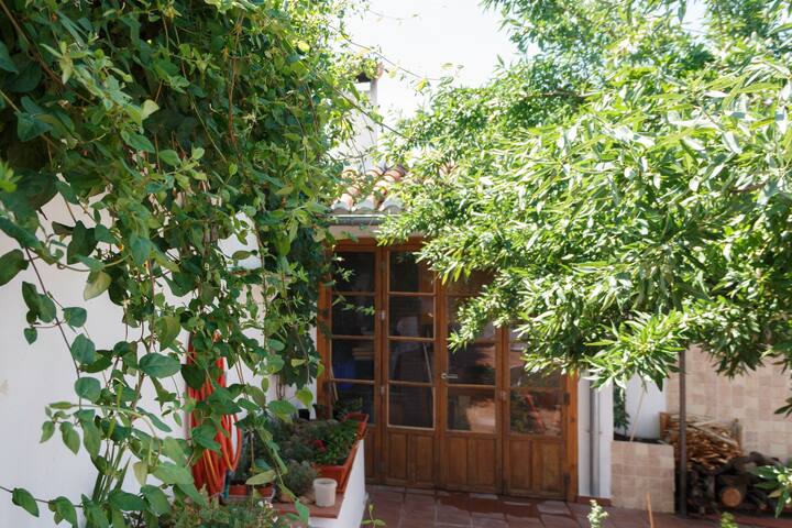 Briznas, Espacio rural compartido