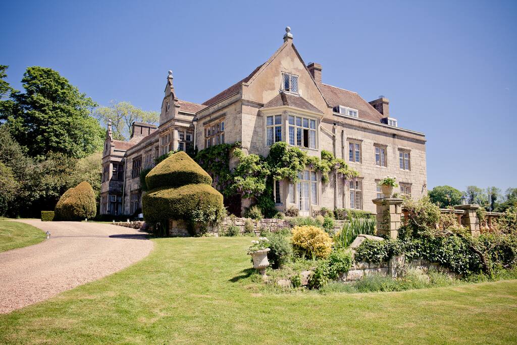 Haremere Hall, Sussex country house 1hr25 London - Houses for Rent in
