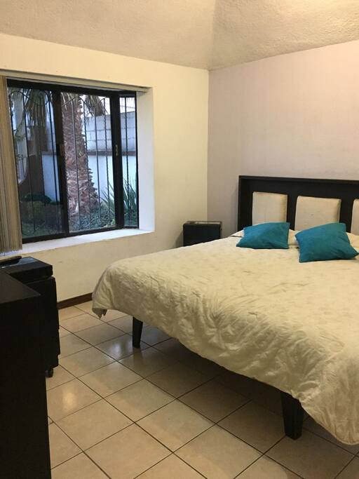 Recamara principal cama King size
