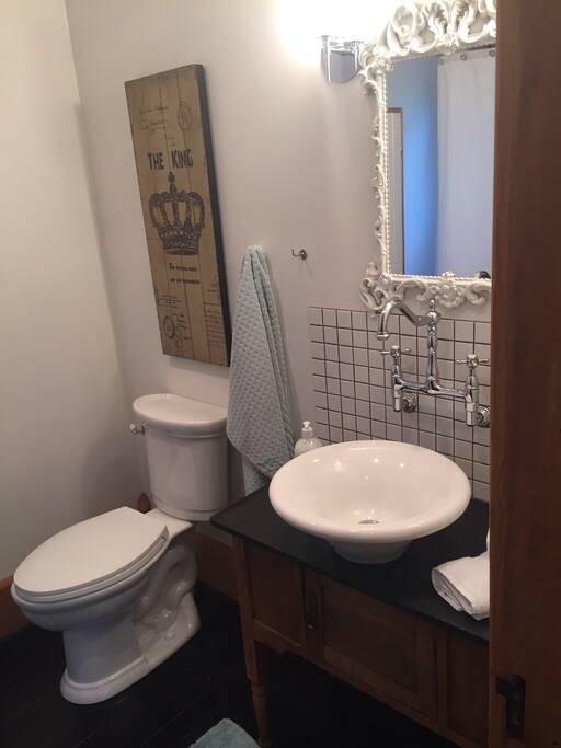 Full Bathroom claw tub/shower