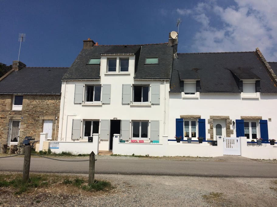 maison aux volets gris
