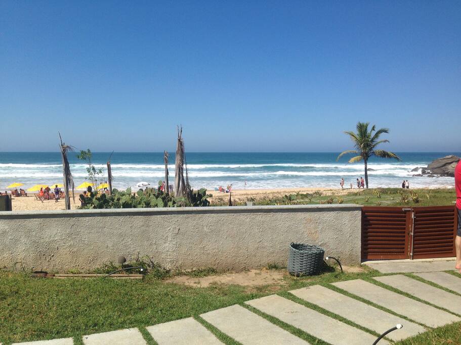 Condomínio de frente pra praia de Geribá. Canto direito.