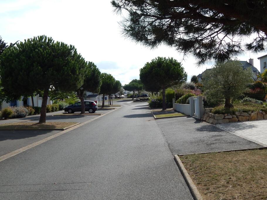 BIENVENUE AU DOMAINE DU GOLF - WELCOME TO THE DOMAINE DU GOLF - BENVENUTI AL DOMAINE DU GOLF