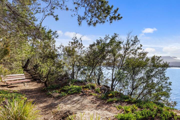 Amazing Coastal Holiday Home gallery image 2