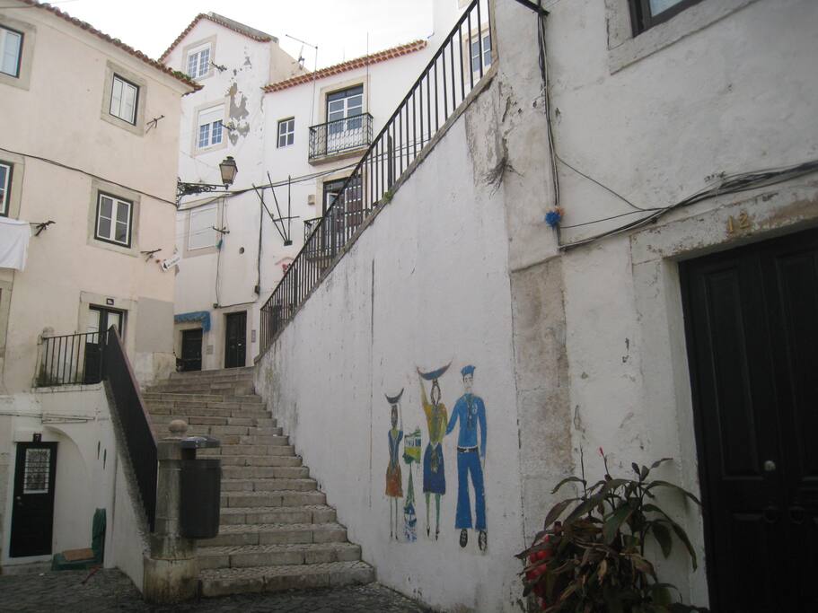 The perfect place for a couple who wants to feel the magic atmosphere of old Lisbon.