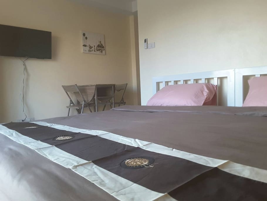 king size bed with balcony