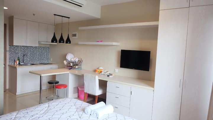 (S12) Studentpark Apart+wifi+tv Cable+rooftop Pool - Yogyakarta