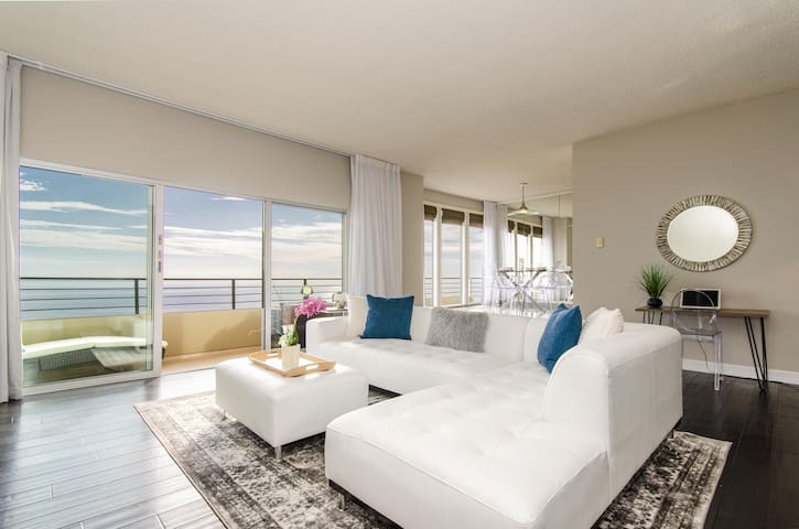 Surf-N-Sand 2-Bedrooms Malibu / Palisades
