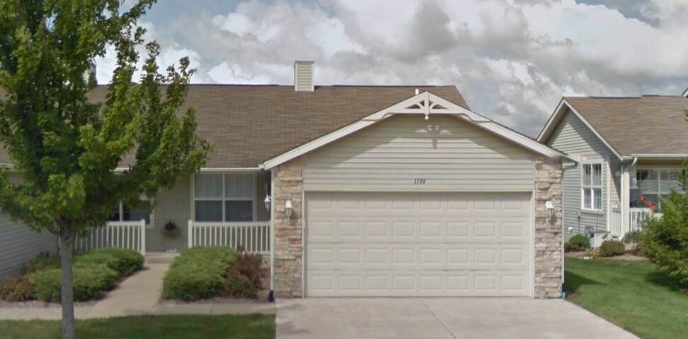 2 Bed/2 Bath Spacious and Furnished Condo