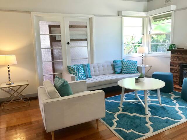 D129 West Footscray Lodge 6bdrs, 25ppl gallery image 5