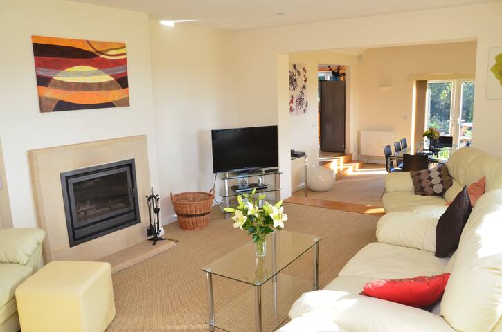 Sunnybank A Holiday with a View!