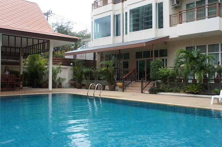 Emerald 1 Bed Apt- Sea View- FREE Electric & Wi-Fi