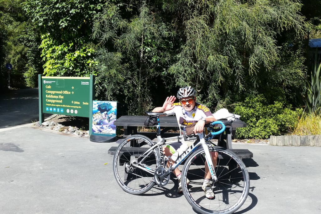 World class cycling in the area, including the Graperide route just at the end of the road. This is the Pelorous Bridge conservation area and cafe half way to Nelson. Wonderful river for swimming.