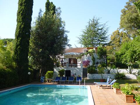 VILLA WITH POOL  - CIRCEO PARK