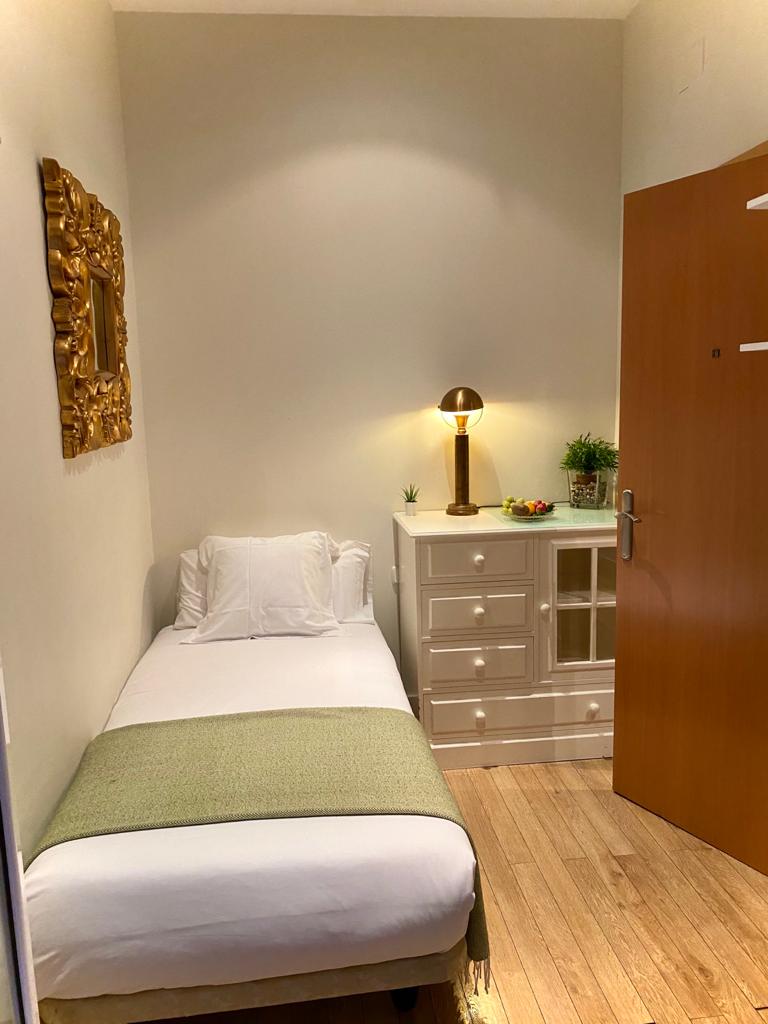 Единечна спална соба - единечна спална соба