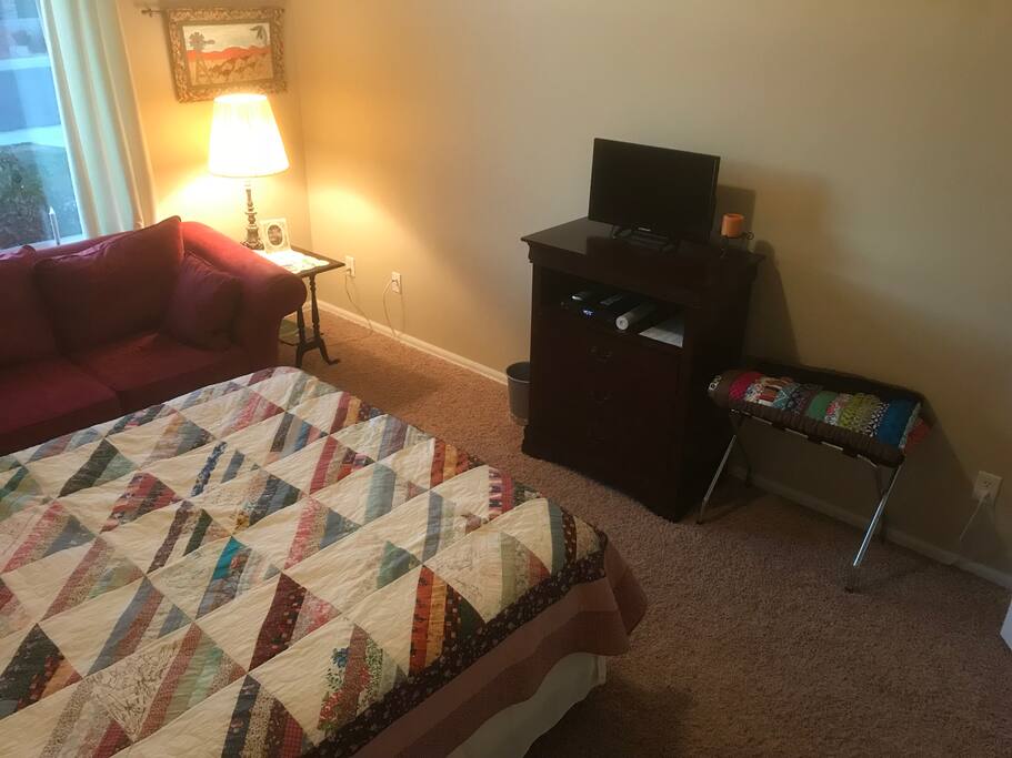 Large room, TV and drawers available to guests.
